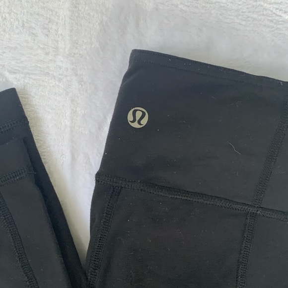 black lululemon reversible leggings - Picture 2 of 4